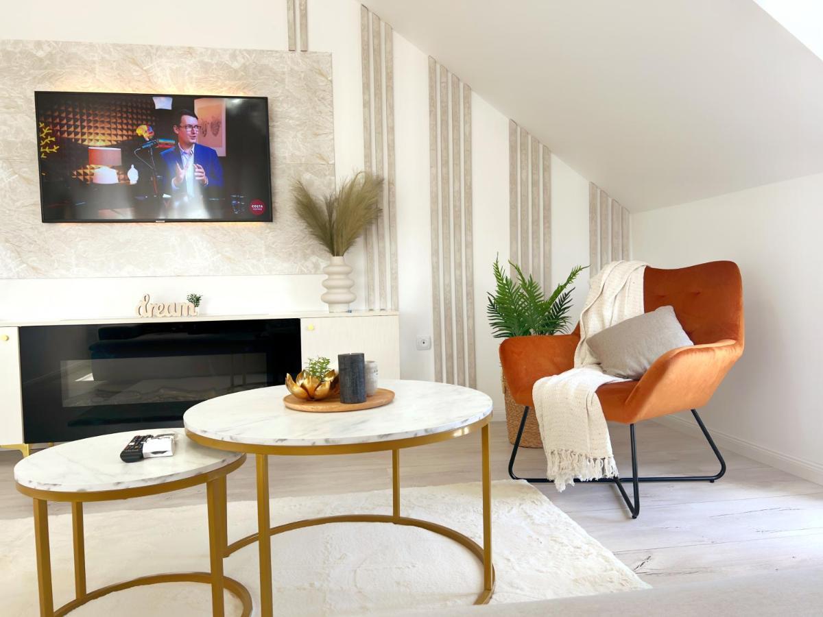 Studio Poienii - A Cozy Stay 5 Min Away From The Center Bistriţa エクステリア 写真