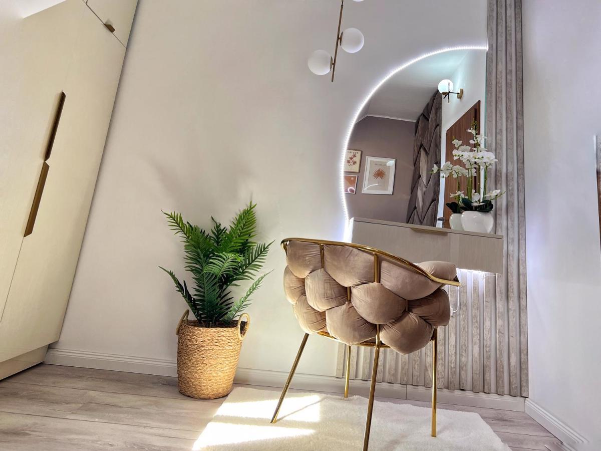 Studio Poienii - A Cozy Stay 5 Min Away From The Center Bistriţa エクステリア 写真