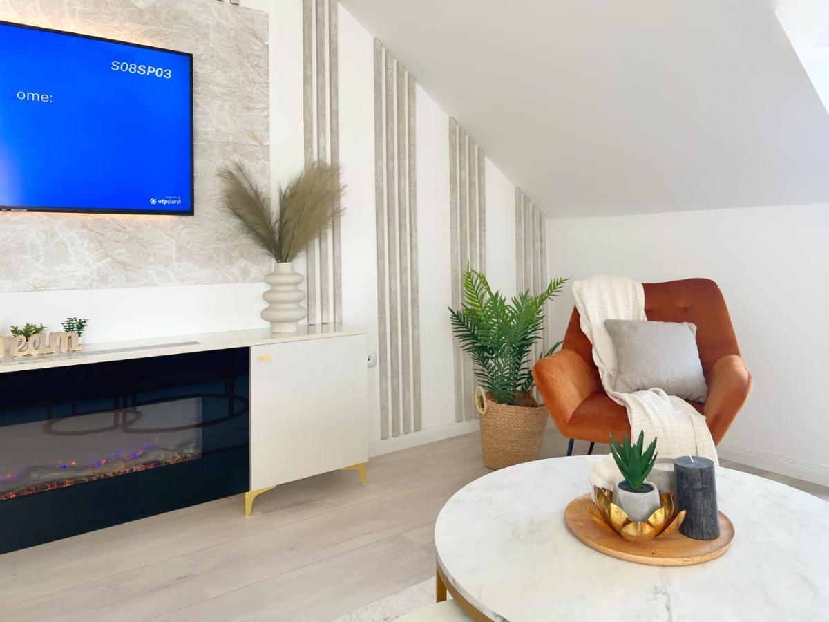 Studio Poienii - A Cozy Stay 5 Min Away From The Center Bistriţa エクステリア 写真