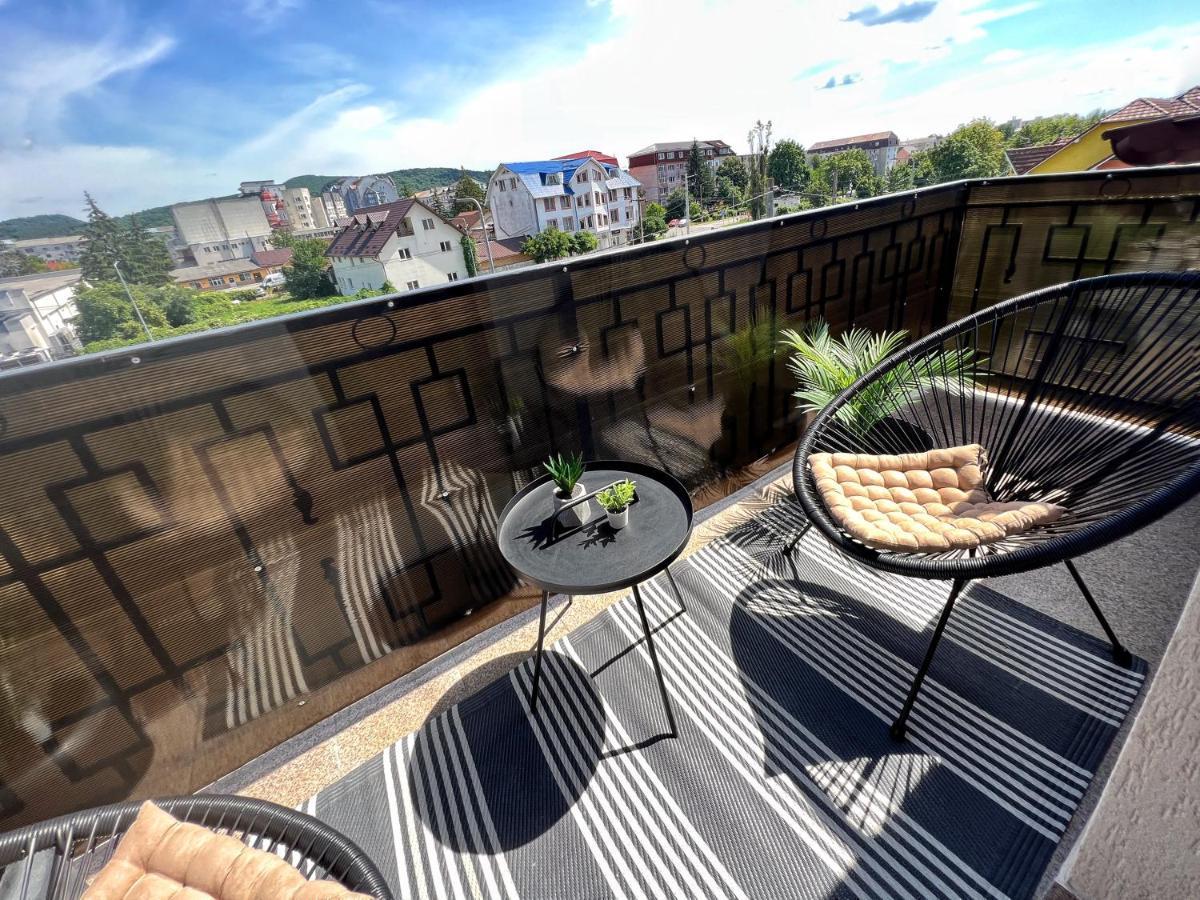 Studio Poienii - A Cozy Stay 5 Min Away From The Center Bistriţa エクステリア 写真